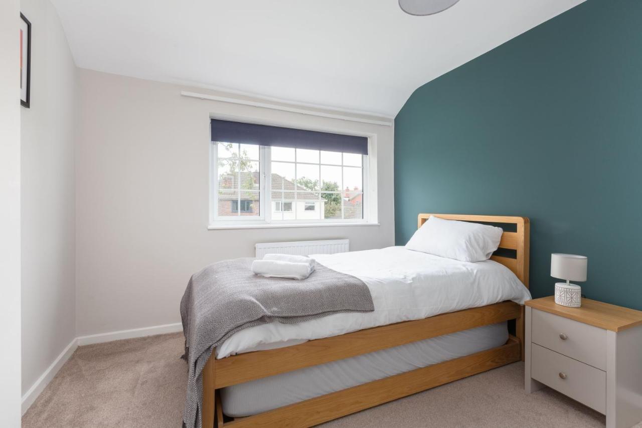 Charles Alexander Short Stay - Moorway House Poulton-le-Fylde Экстерьер фото